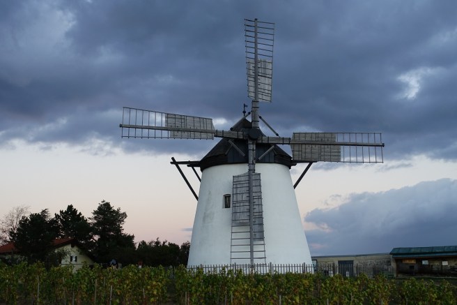 Retz Windmühle Wolken 4